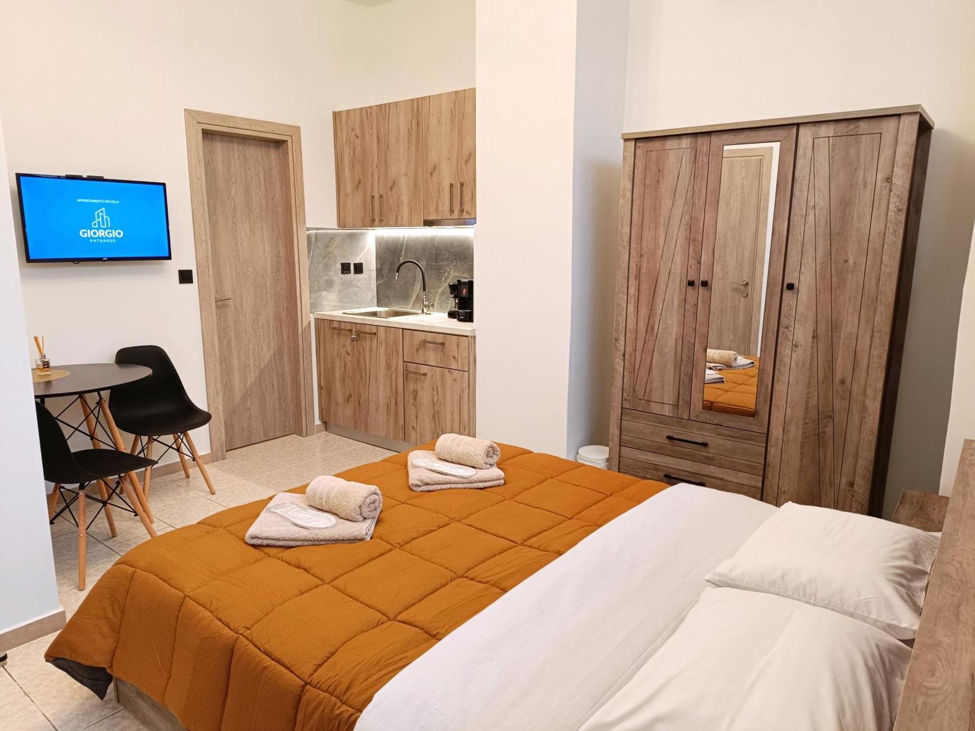 Giorgio Patrasso - Micro Apartment In The Center Of 帕特雷 外观 照片