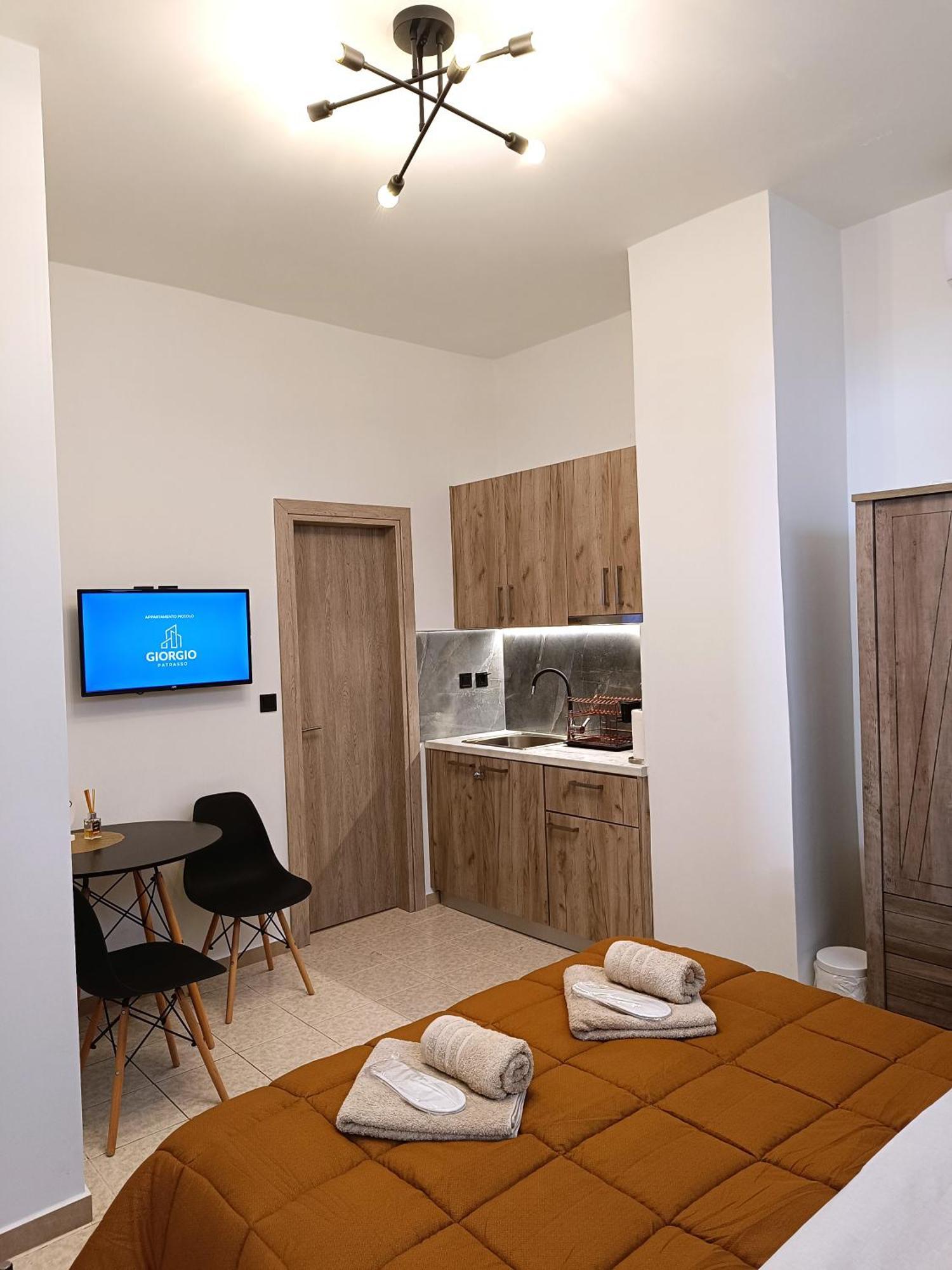 Giorgio Patrasso - Micro Apartment In The Center Of 帕特雷 外观 照片